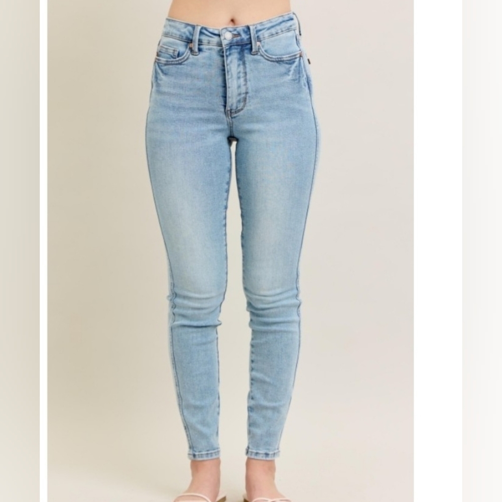 Size 11! NWTS Judy Blue Light Blue‎ Skinny Jeans Mid Rise
